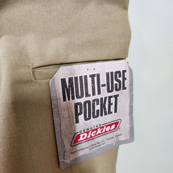 NWT Dickies Khaki Mens Shorts Wrinkle Resistant Multi Use Pockets, sz 44 - Picture 7 of 10